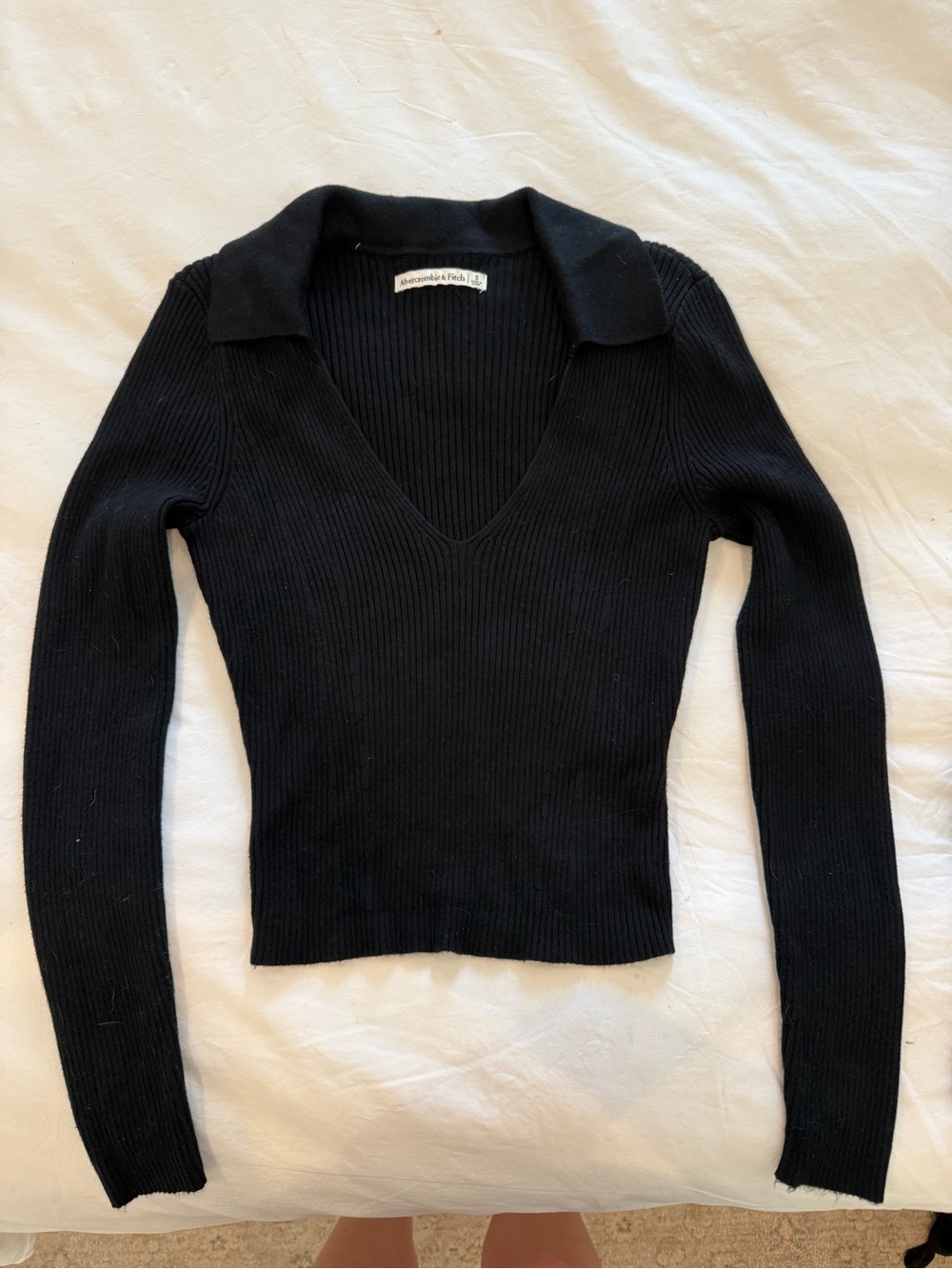 Abercrombie & Fitch Black Ribbed V-Neck Sweater with Collar